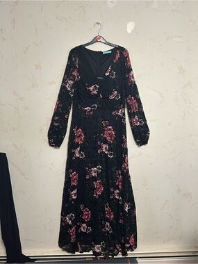 Black Floral Long Sleeve Maxi Dress - Elegant Women's Dress
SOLD OUT